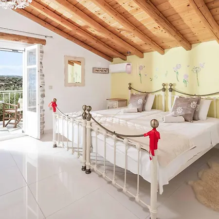 Siorra Villa *