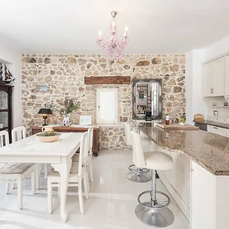 Siorra Villa *